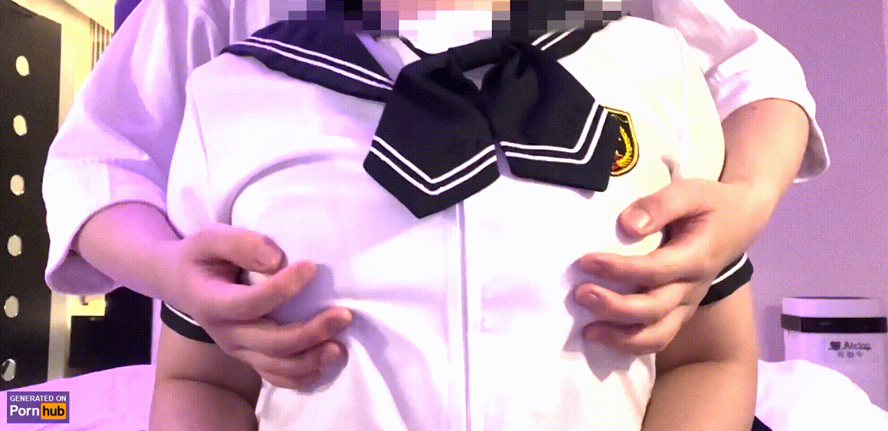 セーラー服乳首攻撃