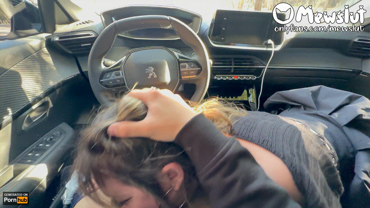 Deepthroat in car