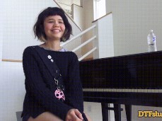 Yhivi piano girl gif