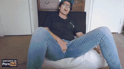 Katta etuk ayol siltab tashlaydi