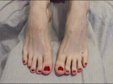 cute red toes gif