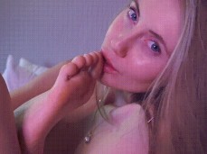 My_lina licks her toes gif