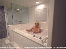 Kendra Sunderland invites you to join her in the bath gif
