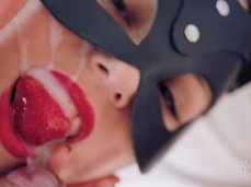 A lovely treat ~🍓 gif