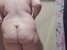 Hot ass Curvy bbw milf in the shower. gif