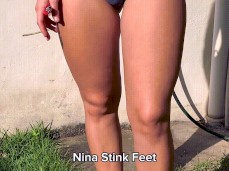 Sexy legs n feet n flip flops gif