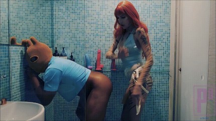 Hot Tattooed Babe Shower Pegging