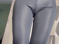 Cameltoe in leggings on fit girl try on gif