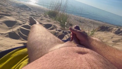 Strokin dad bod stroking & cumming on the beach 0206-1 2