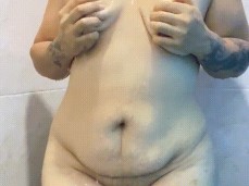 ass Curves mature woman bathing curvy sexy gif