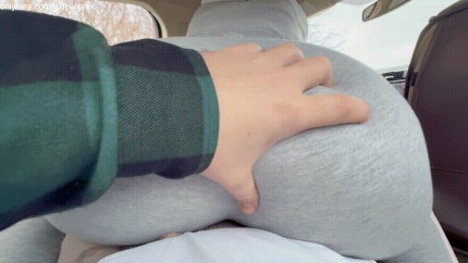 Petitexxgirl lapdance in car backseat pov