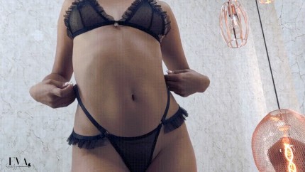 Hot Chica's Very Kissable Tummy