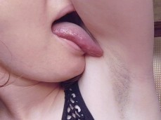 kissink armpit gif