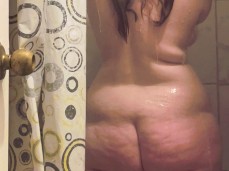 ass Curves milf in the shower gif