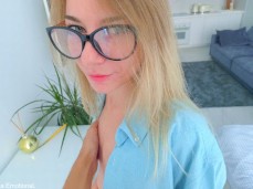 Lana Emo gif