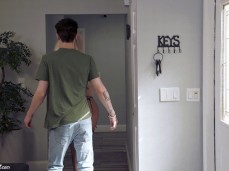 Cougar Cum dump presas en el mejor amigo de su hijo gif