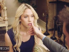Khloe Kapri Lipplay gif