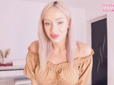 anna cam gif