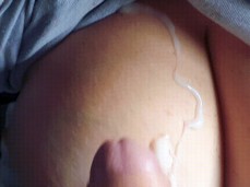 Sie wichste mich wildentschlossen ab! auf ihre großen geilen Titten! gif