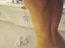 rubia cocinando en la cocina conla pija bien adentro gif